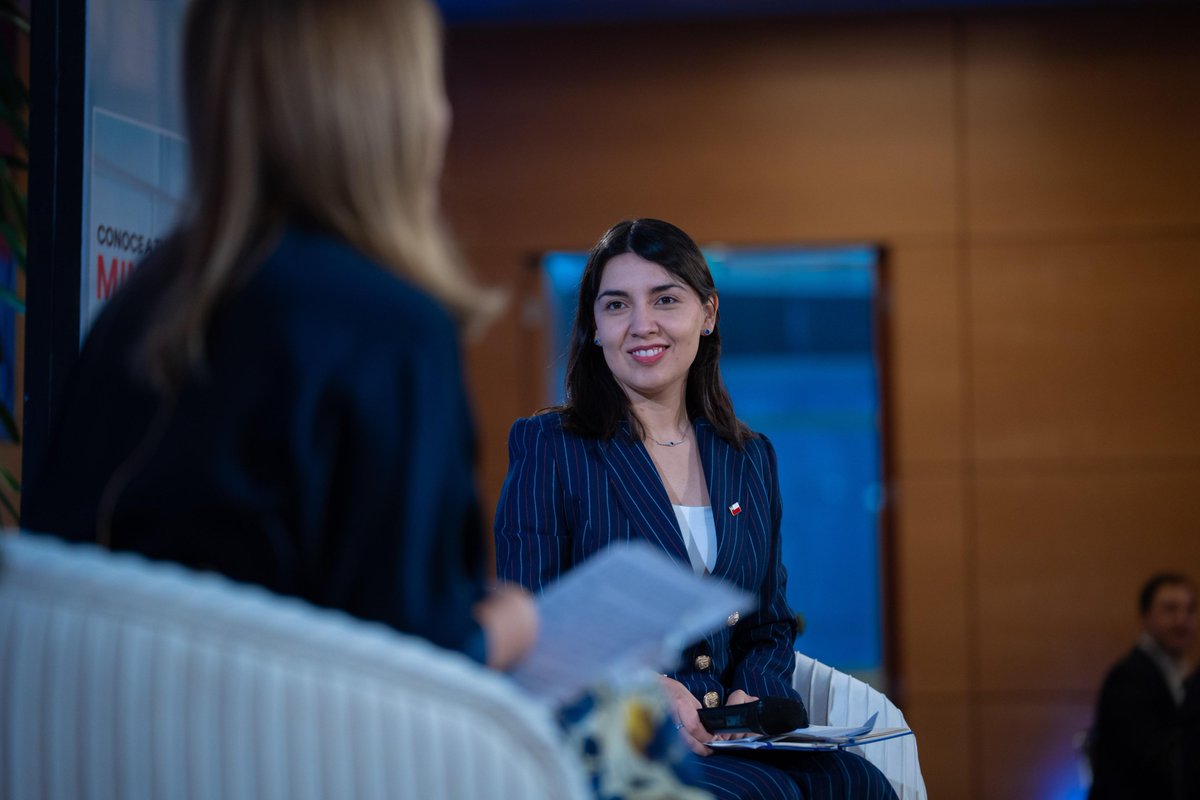 🟣AHORA | En el marco del Día Internacional de la Mujer, ministra Judith Marín Morales participa del evento #ConoceATuMinistra de <a href="/icare_chile/">ICARE</a> para abordar las prioridades y desafíos sobre el desarrollo y la participación de las mujeres en Chile: short.do/vmgCBL