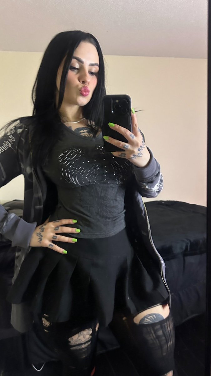 goddess noelle 🖤 calgary findomme femdom tweet media