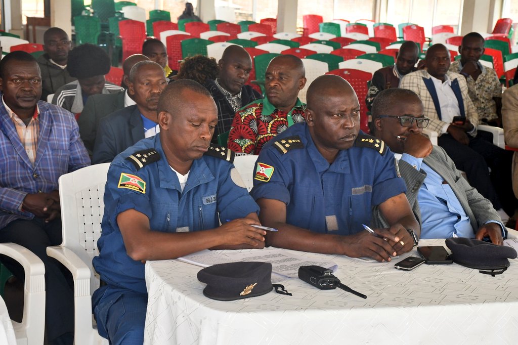 ABPInfos's tweet image. 1/2 Le cabinet du gouverneur de @PButanyerera organisé ce lundi, en ville de #Kayanza, une réunion à l’intention des responsables de différents services des communes de #Kayanza et de #Matongo.