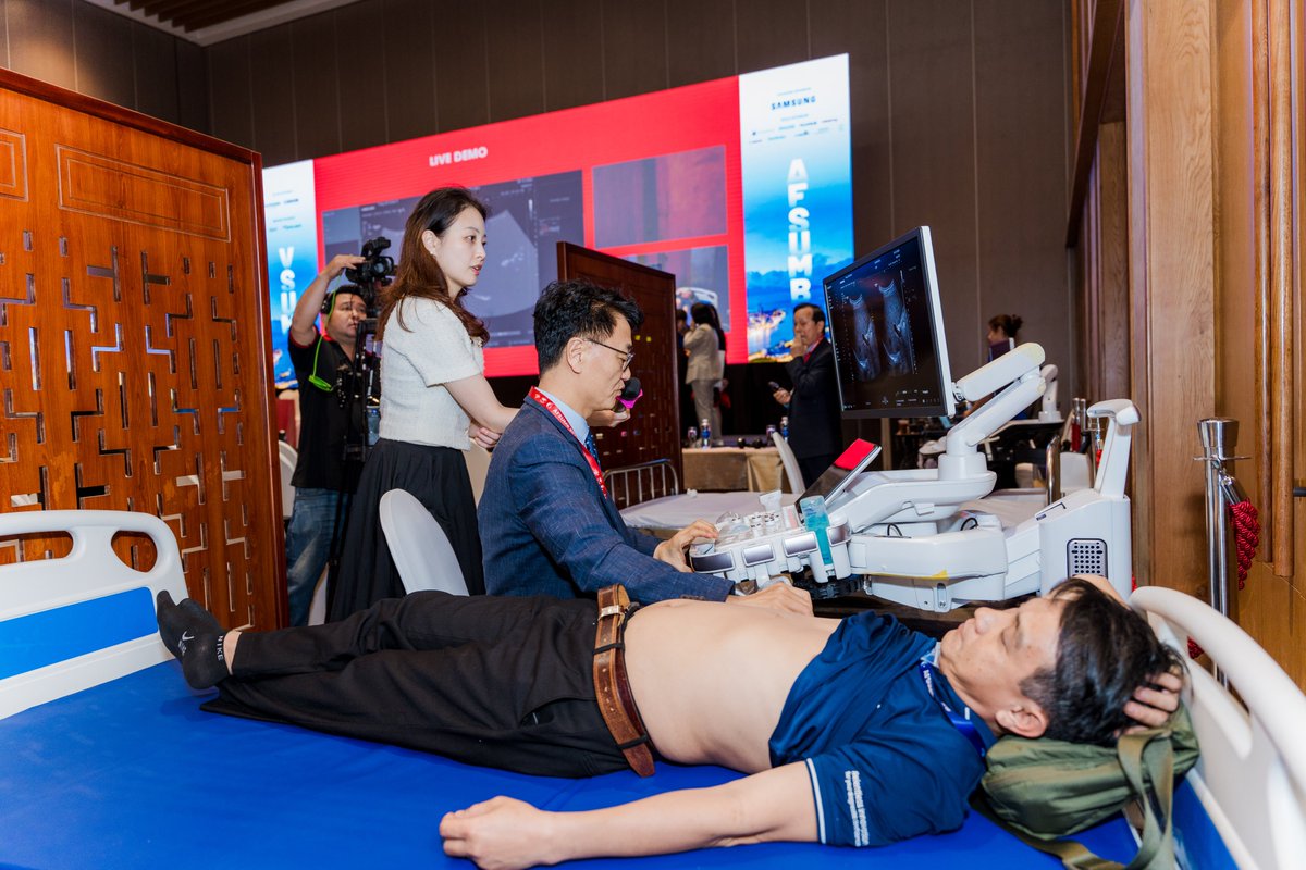 Samsung Healthcare tweet media