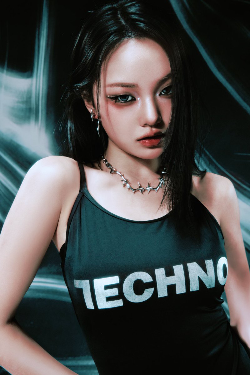 Boeun in OHT × HOUND.

Necklace, earrings, and hoodie.

Exclusive release at complexchinese.
The universe keeps expanding <3

[#CLASSy #클라씨 #BOEUN #보은 
<a href="/CLASSy_twt_/">CLASS:y(클라씨)</a> #OHTNYC]