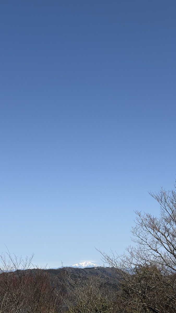 スマホを見ずに、触れずに山の中へ
登った先に御嶽山⛰️