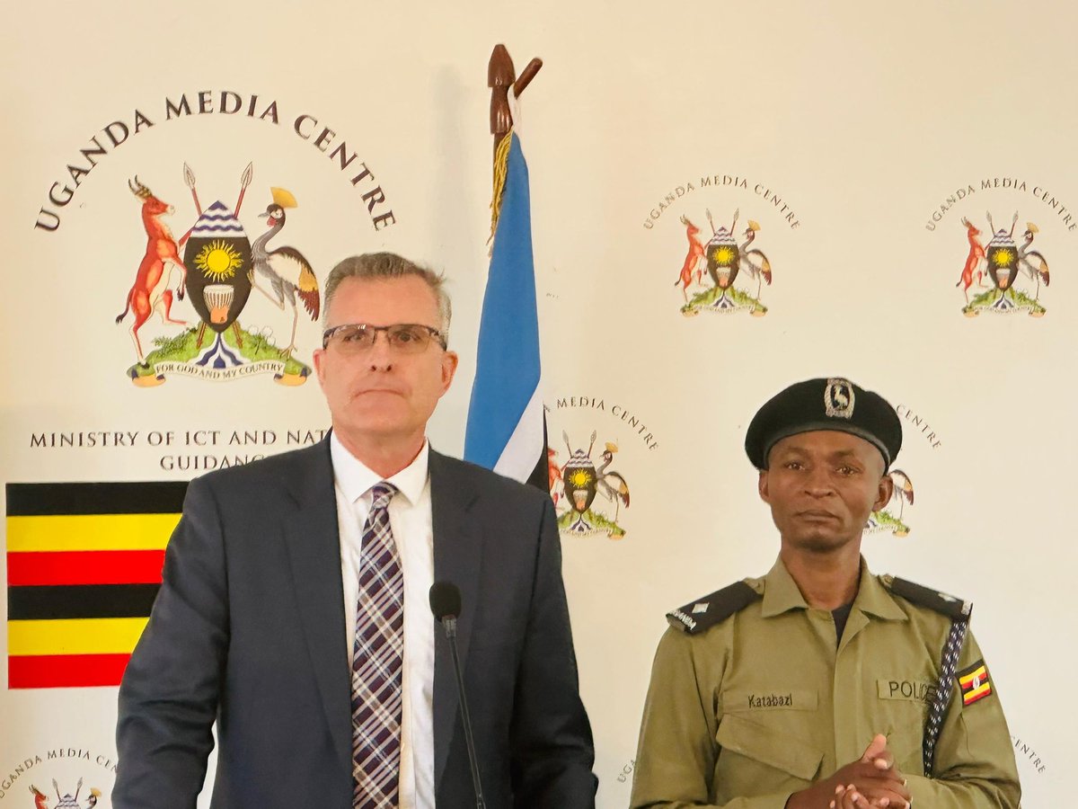david_serumaga's tweet image. #ONGOING: The Uganda Police force Spokesperson, ACP Kituuma Rusoke,  together With Mr. James V. Bloomer, the Senior Regional Security Officer, U.S Embassy Kampa, are Addressing the Media on Visa Fraud. @PoliceUg @UgandaMFA @USEmbassyUganda @kasujja @mkainerugaba @OfwonoOpondo
