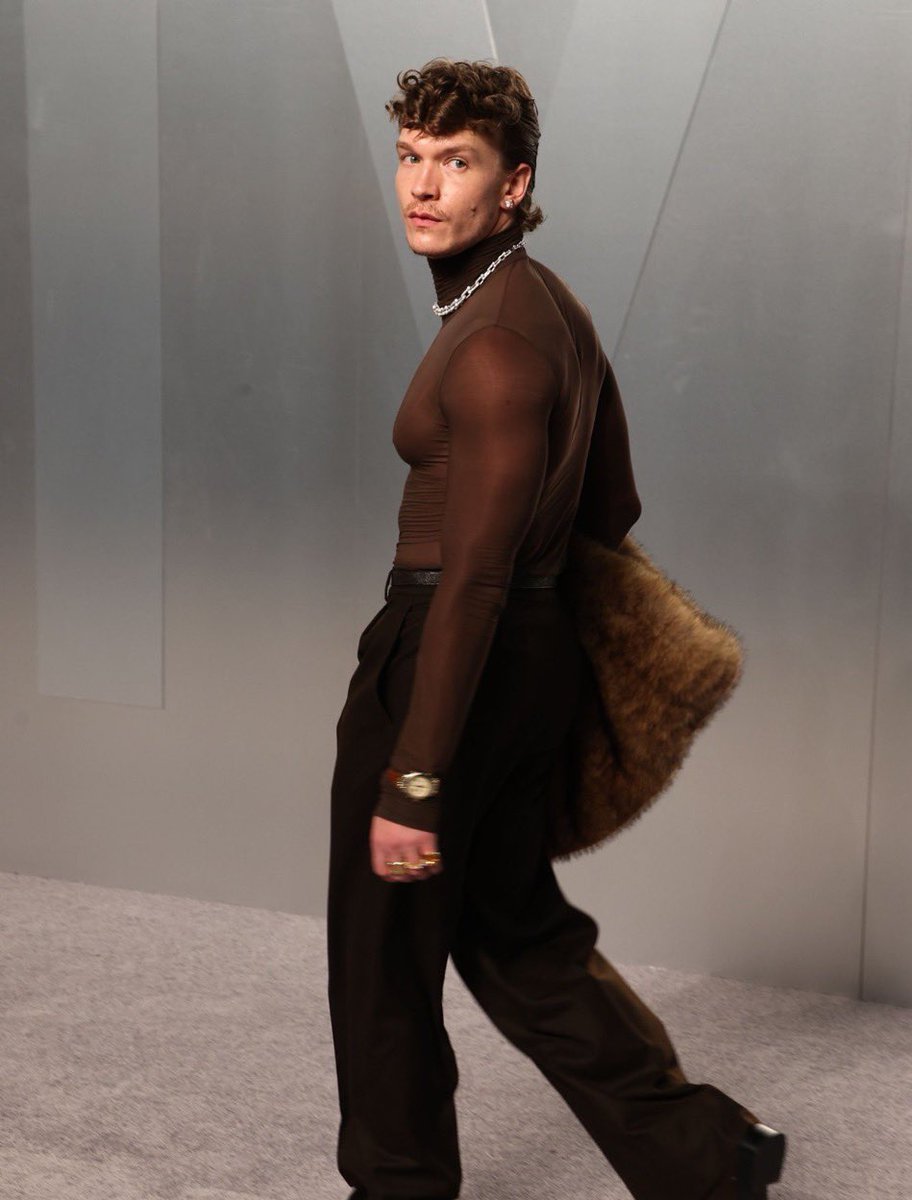 dracuswaa's tweet image. #curious how françois seems to be wearing YSL too whenever connor is around him at not strictly work events… can’t help but wonder