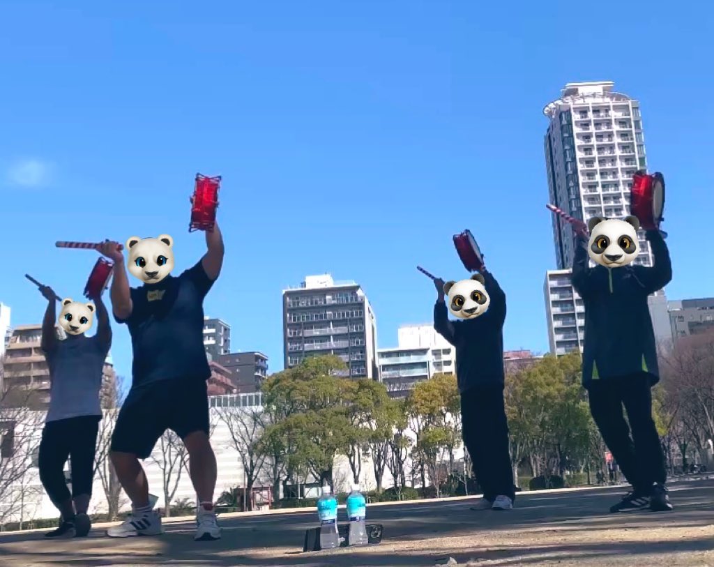 3/14土
少しずつの春の気配が☘️
天気も良く外で太鼓を叩きました🥁

#メンバー募集
#LGBT