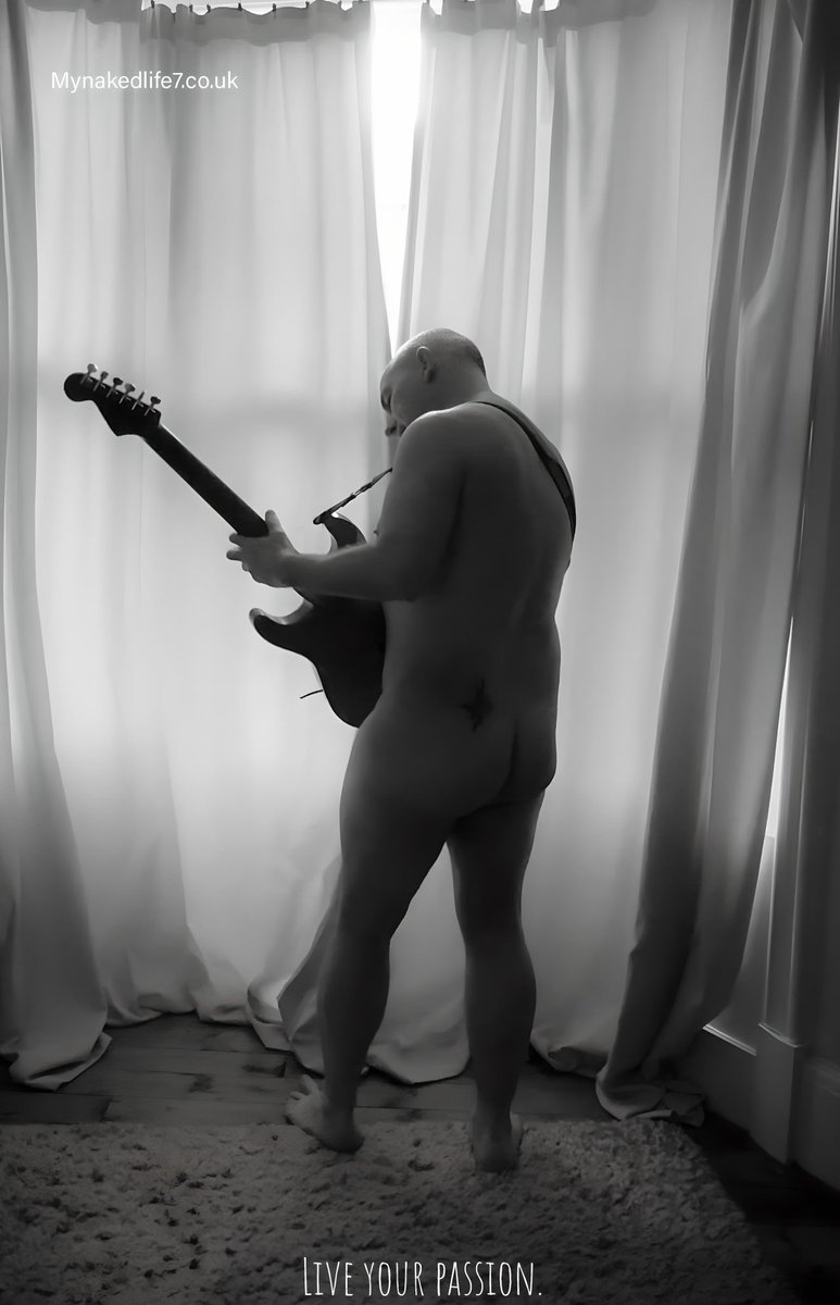 Live your passion. Music has always been a huge part of my life. Music is attitude, energy above and beyond the notes played.#MonochromeMonday #NudityIsHealthy #nakedadventures #bodypositivity #clothesfree #Naturism #Naturiste