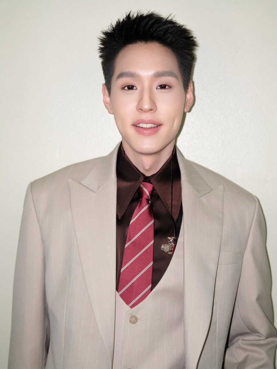 #bbillkin 

เหมือนตอนที่ใครหลายคนตกหลุมรักครั้งแรก ㅠ_ㅠ”