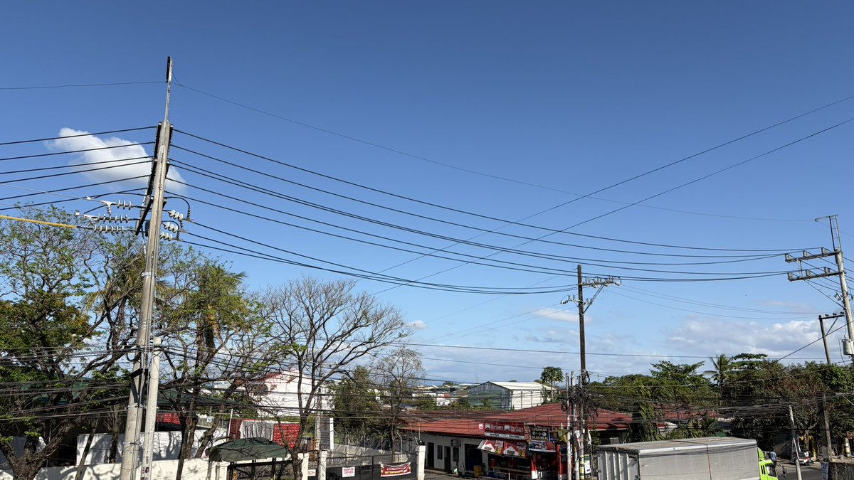chickin_twt's tweet photo. 3:33pm
Soundcheck for VIP
Tirik yung araw at medyo masakit sa balat. malakas at malamig pa din naman yung hangin.
#BulacanWeatherUpdate
#NEW_BULACAN
#SEVENTEEN_NEW_IN_BULACAN https://t.co/LVYErSAt9v