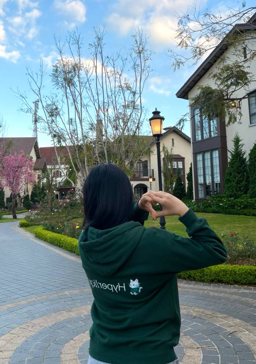 ellie.hype tweet media