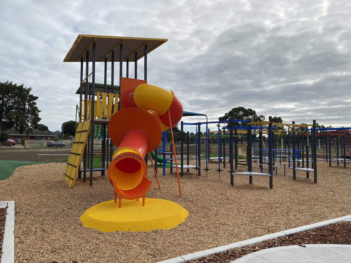 MonmiaPS tweet media