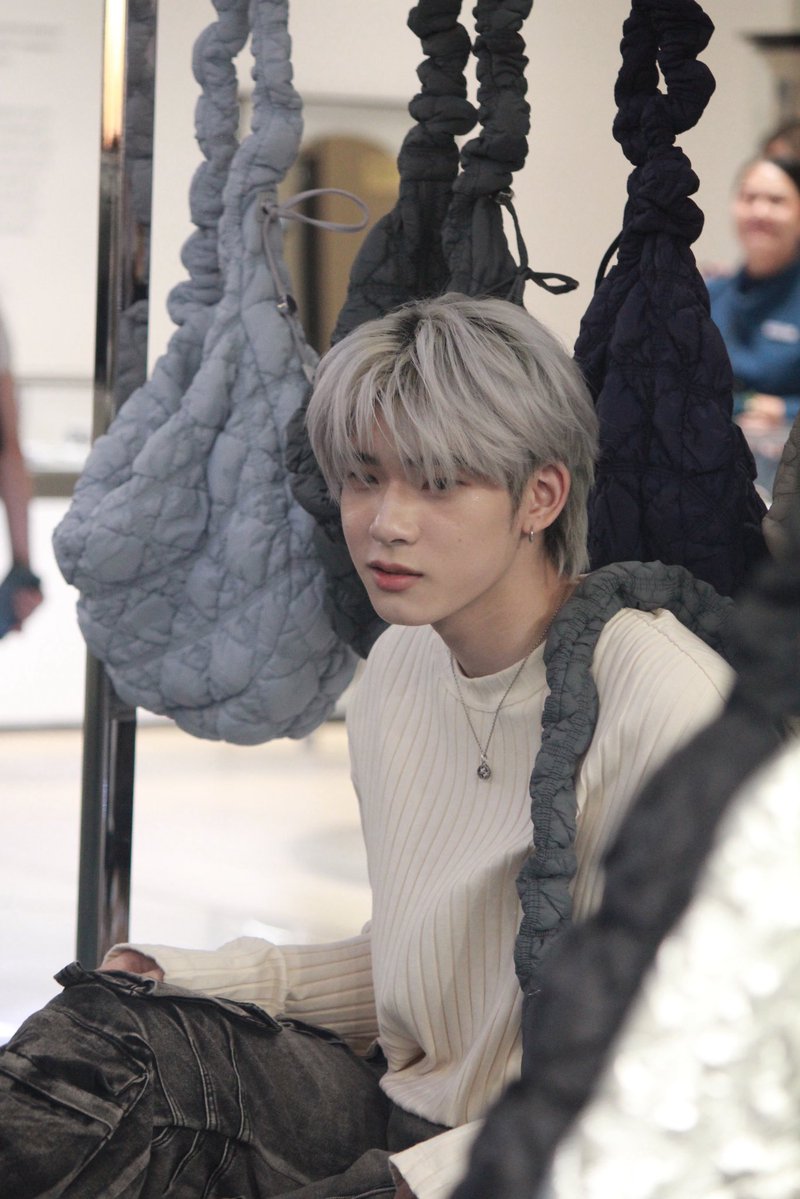 มีใครอยากได้รูปออริจินัลตี๋หัวเทา ver.1 ป่ะ เทาที่ใช่ที่สุดในชีวิตของฉัน ฉันรักตี๋ผมเทาเซตนี้