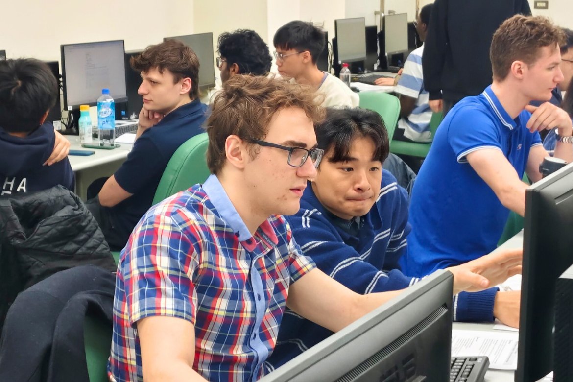 NYCU_official's tweet image. 🔗 Connecting Taiwan and the world through semiconductors.

Through the Taiwan–UK #Semiconductor Talent Program, UK graduate students visited #NYCU to study semiconductor device physics and #IC design, and explore Taiwan’s chip ecosystem—from design to fabrication and packaging.