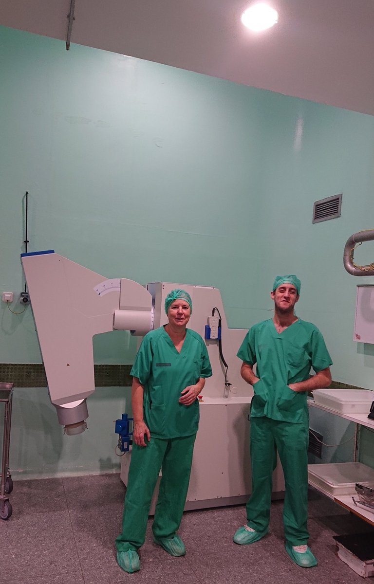 GVAsaludelche's tweet photo. 📌🗣️📣El Hospital General de #Elche es el primero en #Alicante en incorporar la #Radioterapia Intraoperatoria con un #acelerador lineal robotizado de última generación
✔️Se administra radiación directamente sobre el área del tumor durante la cirugía
🔗 https://t.co/HSqBCqW8aw https://t.co/HgW0awYKIA