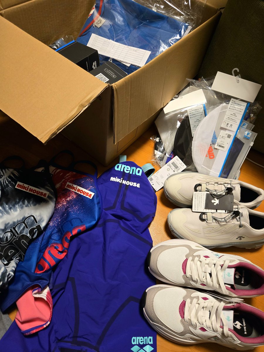 satomi_bomber's tweet image. アリーナのNEWカラーとアイテム達！🟣🟢⁡
⁡日本選手権はこれで頑張ります！！⁡
⁡ #arenajapan #arena
⁡ #ミキハウス⁡⁡ #ミキハウススポーツ
⁡ #アリーナアドバイザリースタッフ