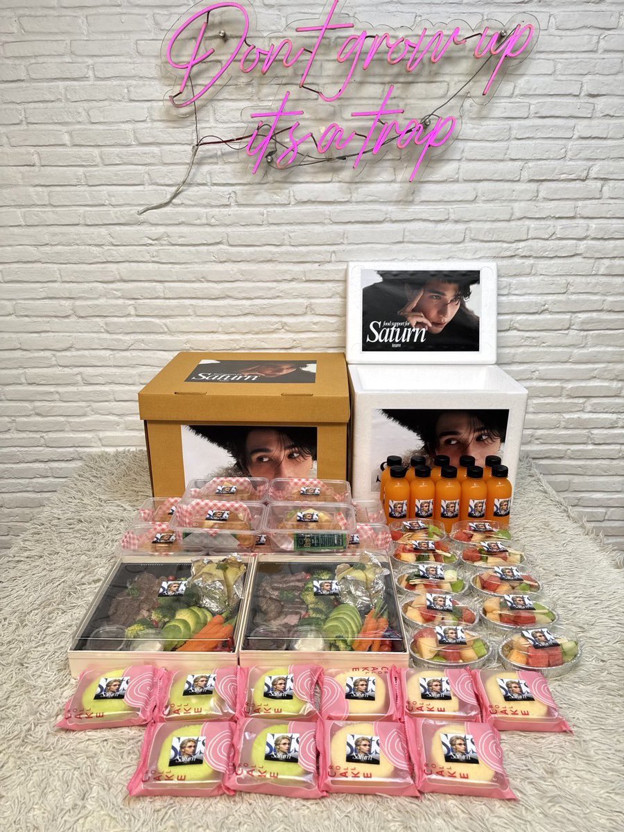 PJ4JEFF26's tweet photo. Food Support from A project for Jeff Satur✨

น้องเทิ่ลได้ส่งมอบเสบียงให้พี่สตูเป็นที่เรียบร้อย ขอบคุณพี่ๆทุกคนที่มาช่วยเหลือด้วยนะค้าบบ🙏💜

#JeffSatur #JeffSatur31stBirthday #JeffSaturReturnsToSaturnBirthdayFanSign https://t.co/yWEvnPlj6g