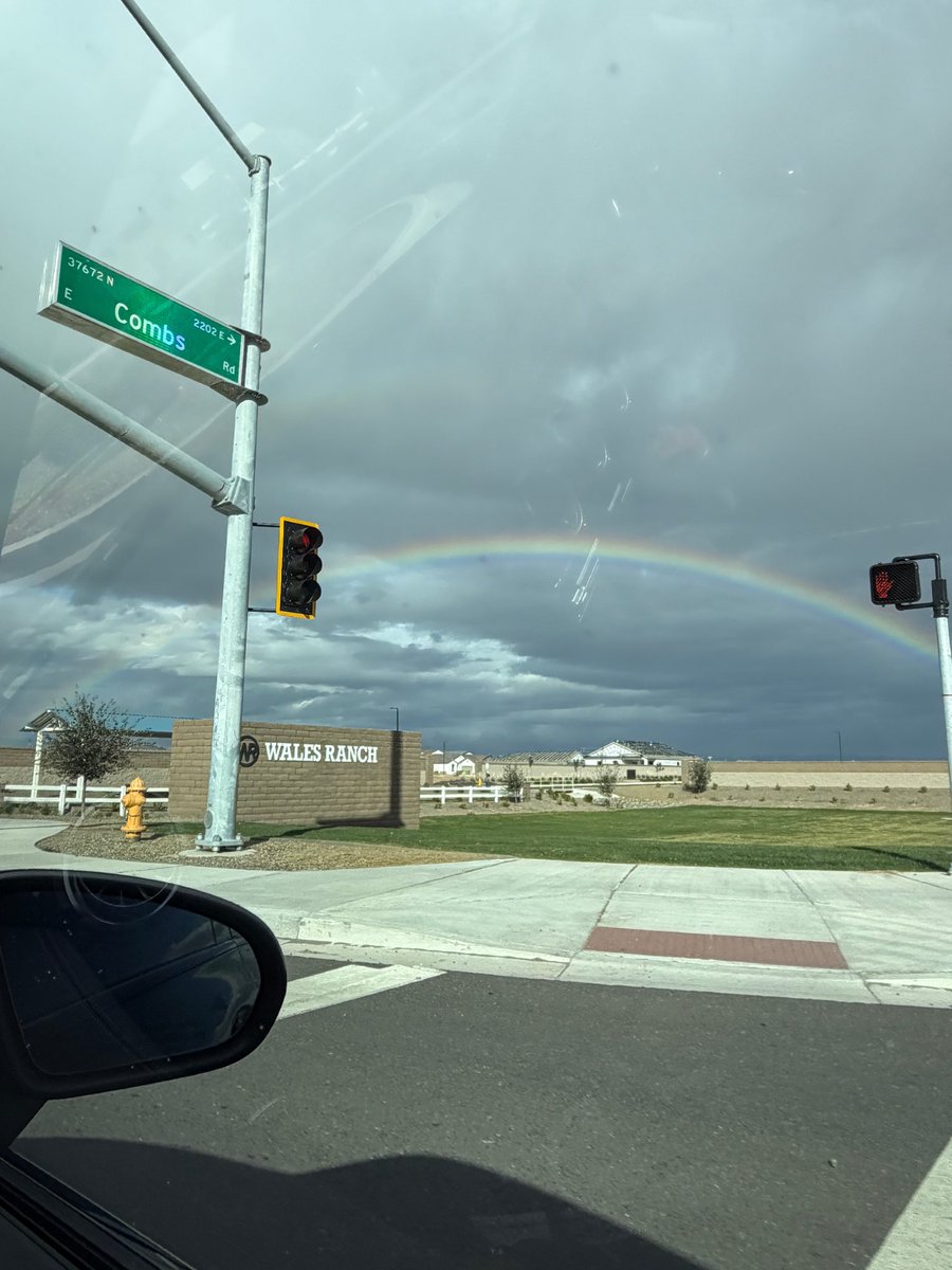 babimiaa's tweet photo. rainbows make me happy !! https://t.co/lqs2svtJ3y