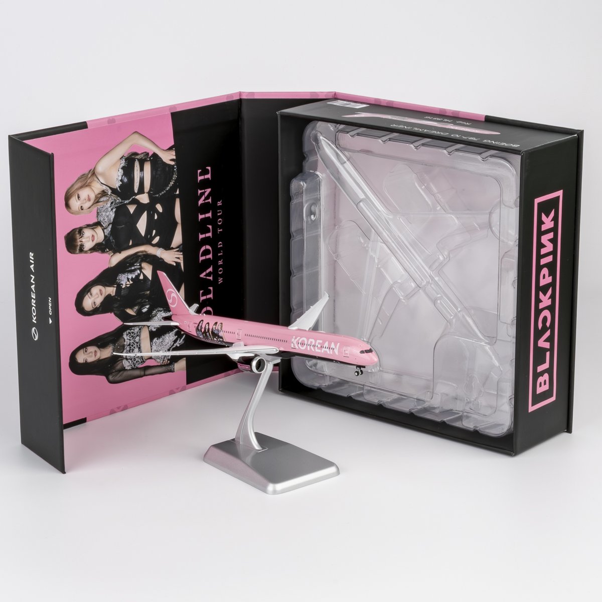 本日のおすすめ
🔴即日発送可能🔴
(ULTIMATE COLLECTION)1/400 787-10 大韓航空「BlackPink」 HL8816
👇👇👇👇👇👇👇
hikoukicyann.stores.jp/items/6974218e…

＃旅客機模型
＃飛行機模型専門店
＃飛行機模型