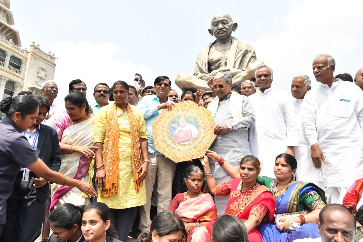 Siddaramaiah tweet media