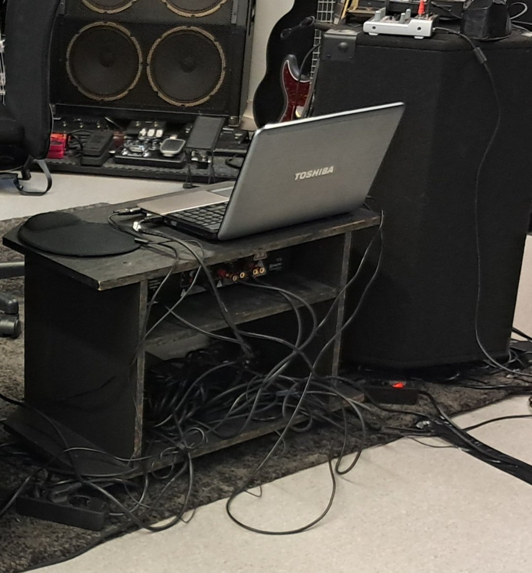 RauliMrd's tweet photo. #wired https://t.co/FLDW5U5hC4
