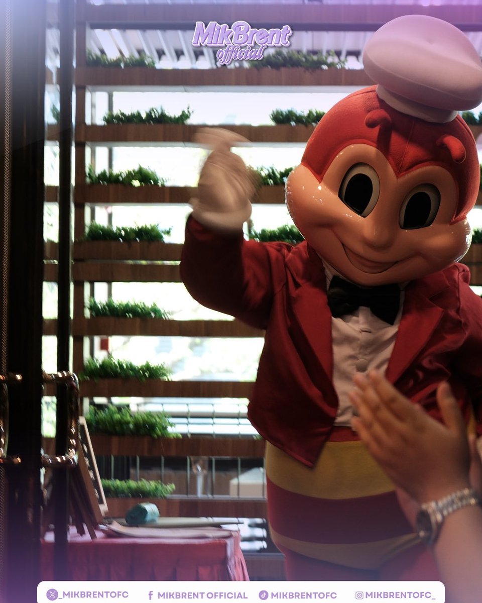 _MikBrentOFC's tweet photo. Celebrating this special day with our bestfriend Jollibee and his cheerleader friend, Hetty!

Thank you for spending the day with us, MENTies!

MIKBRENT 1YEAR UNBREKABLE
#365DaysWithMENTIES https://t.co/idMkZyKfcr