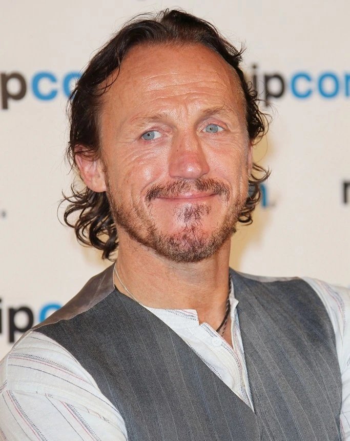 Thrones Updates tweet media