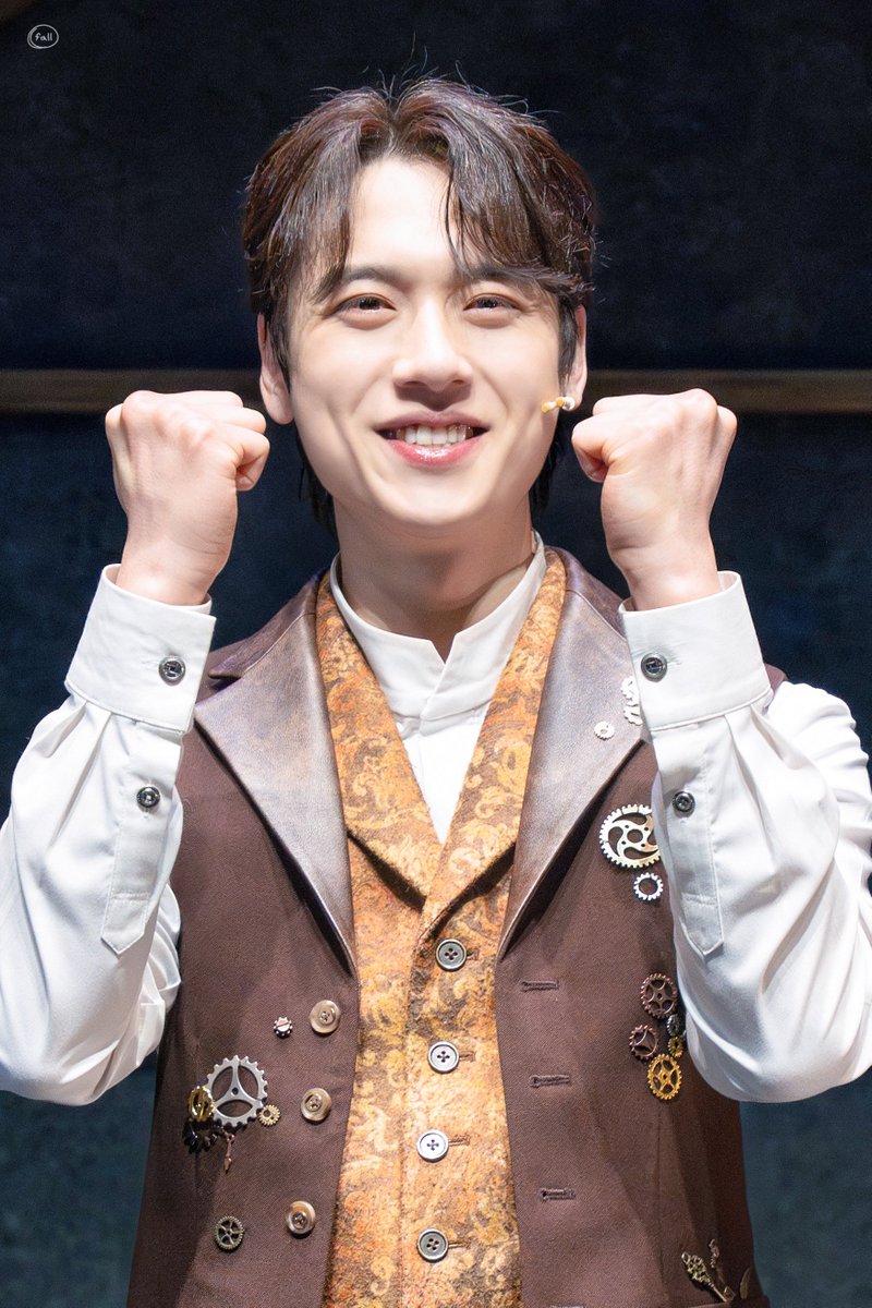 𝐅𝐚𝐥𝐥 tweet media