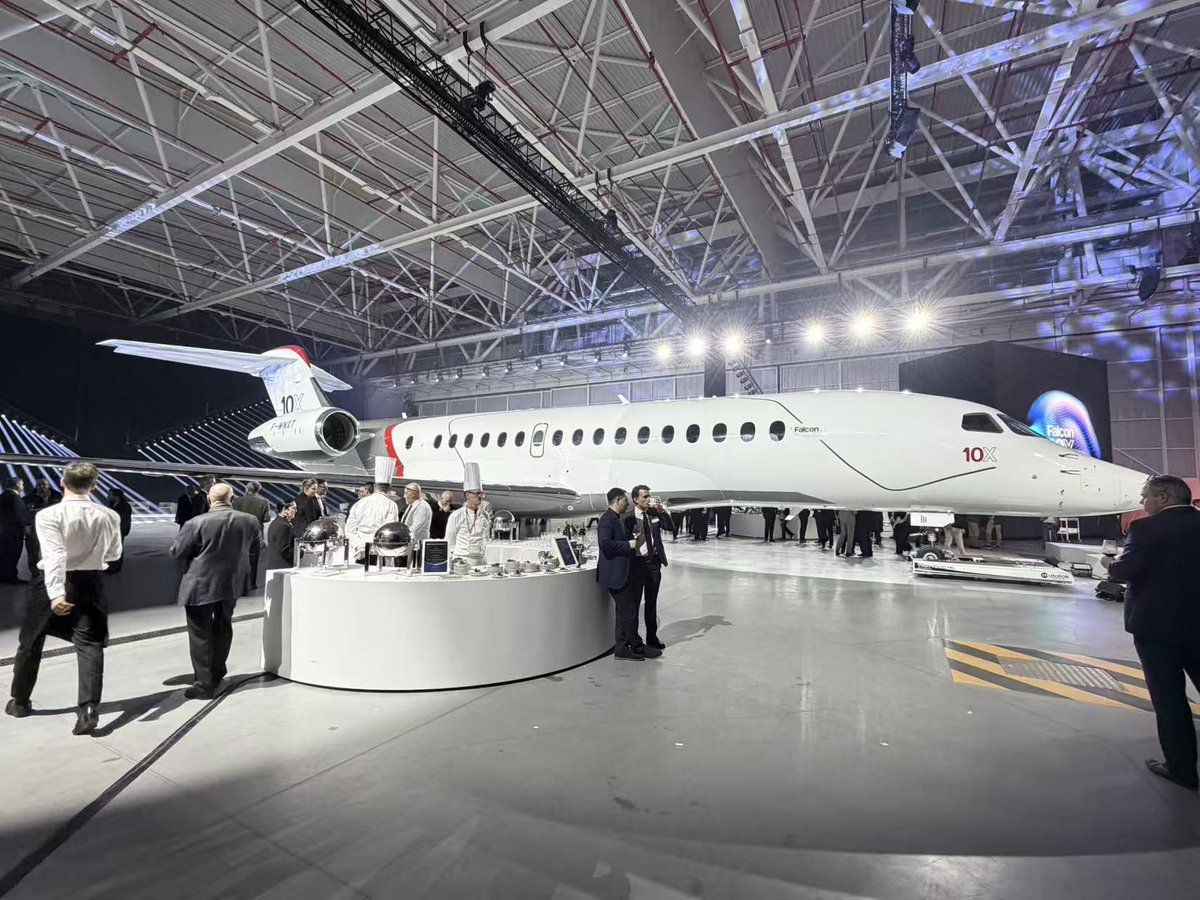 BizJetBlogger's tweet photo. Such an honour to join the  @Dassault_OnAir  Falcon 10X rollout in Bordeaux last week. Really a great chance to catch up with old friends, and see the birth of a truly remarkable aircraft #bizav #bizjet https://t.co/BxUjbsglOc