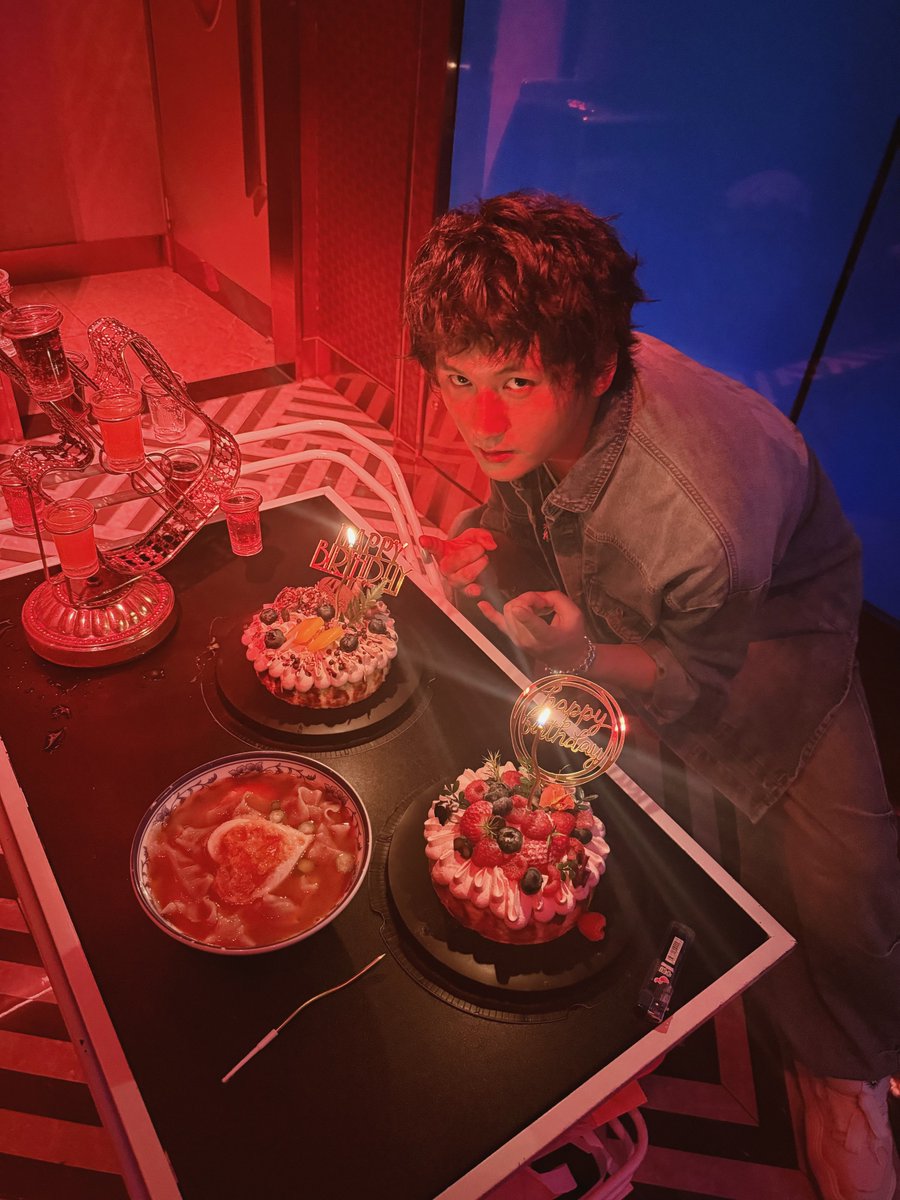 drp_asia's tweet photo. 🎂紀李さん Happy Birthday🎂
──────────────────
本日3/16は #ジーリー さんのお誕生日！
ジーリーさんからサプライズのお写真も届きました✉️
誕生日おめでとうございます✨️
祝紀李生日快乐🎉

#JILI #纪李 #จี้หลี่ #紀李 https://t.co/PfXd2e6yEZ