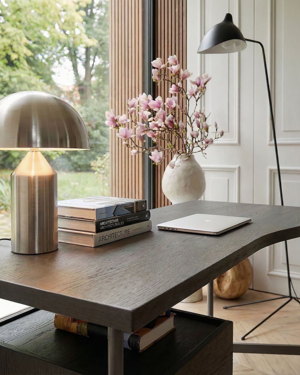 LivareaBerlin's tweet image. Das perfekte Setup für die neue Arbeitswoche!

Dunkles Holz trifft auf warmes, braunes Leder. Der Livitalia "Desk" und der ICF Valea Lounge Stuhl machen das Home-Office zum schönsten Raum im Haus.
livarea.de/livitalia-schr…

#HomeOffice #Livarea #DesignMöbel #Arbeitsplatz #Livitalia