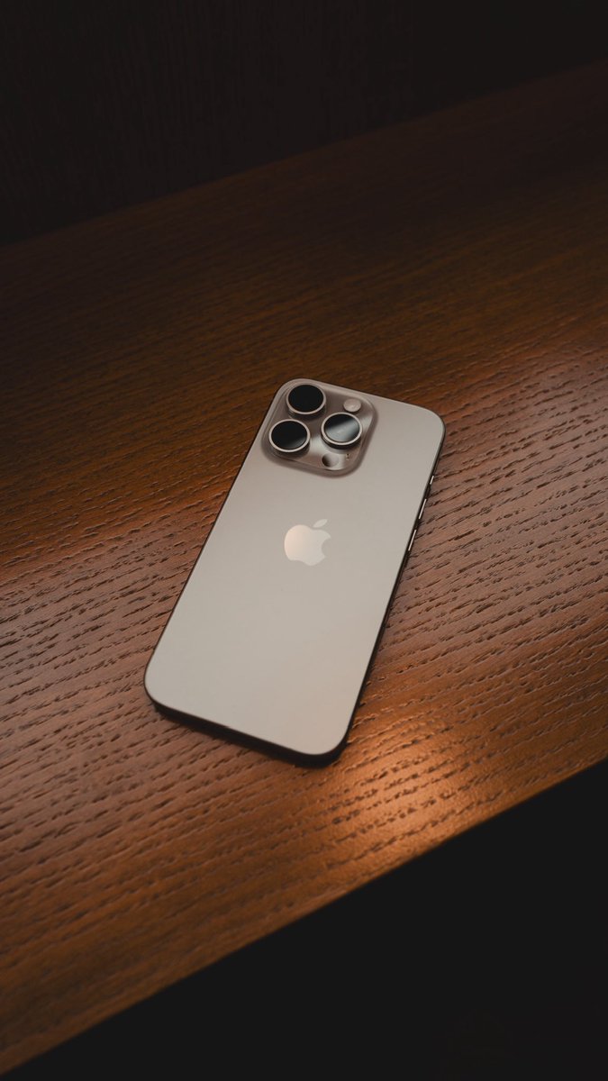 DylanCalluy's tweet photo. The camera versus the photos https://t.co/jCwhvmC2Dx