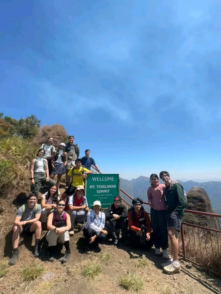 caoli681213's tweet photo. ayun nag hiking na sha

#Vivoree https://t.co/TgeC4oQrd5