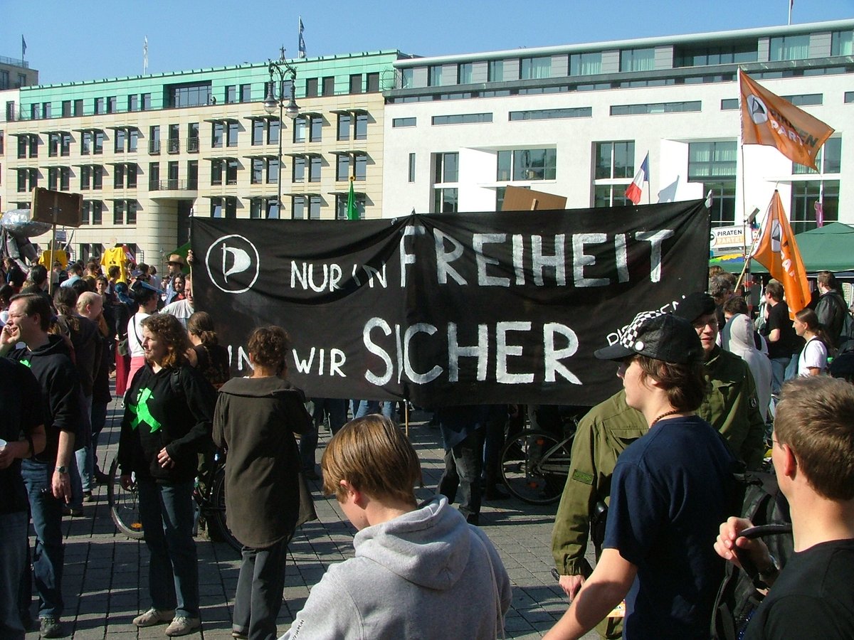 aktionfsa's tweet image. Regierungshandeln muss transparent sein
Hände weg vom Berliner Informationsfreiheitsgesetz!
a-fsa.de/de/articles/94…
Wir meiden X=Twitter, A-FsA auch auf mastodon.social/@aktionfsa 
#Zensur #Transparenz #Informationsfreiheit #Anonymisierung #Meinungsmonopol #Meinungsfreiheit #Presse
