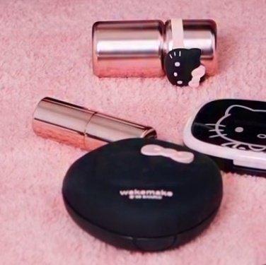 윀멬 헬로키티블랙에디션
4월 1일만 기다려。。。。🤍🖤