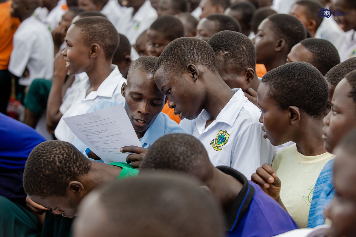 sal2joan's tweet photo. Parents are the first digital teachers.
Children learn online safety from what we teach and model.

So parents, join @UCC_Official as they teach students about how to use the internet responsibly.
Here, they were in Serere District.

@ConsumerUCC @ibbbosa https://t.co/bfaTqWB6ih