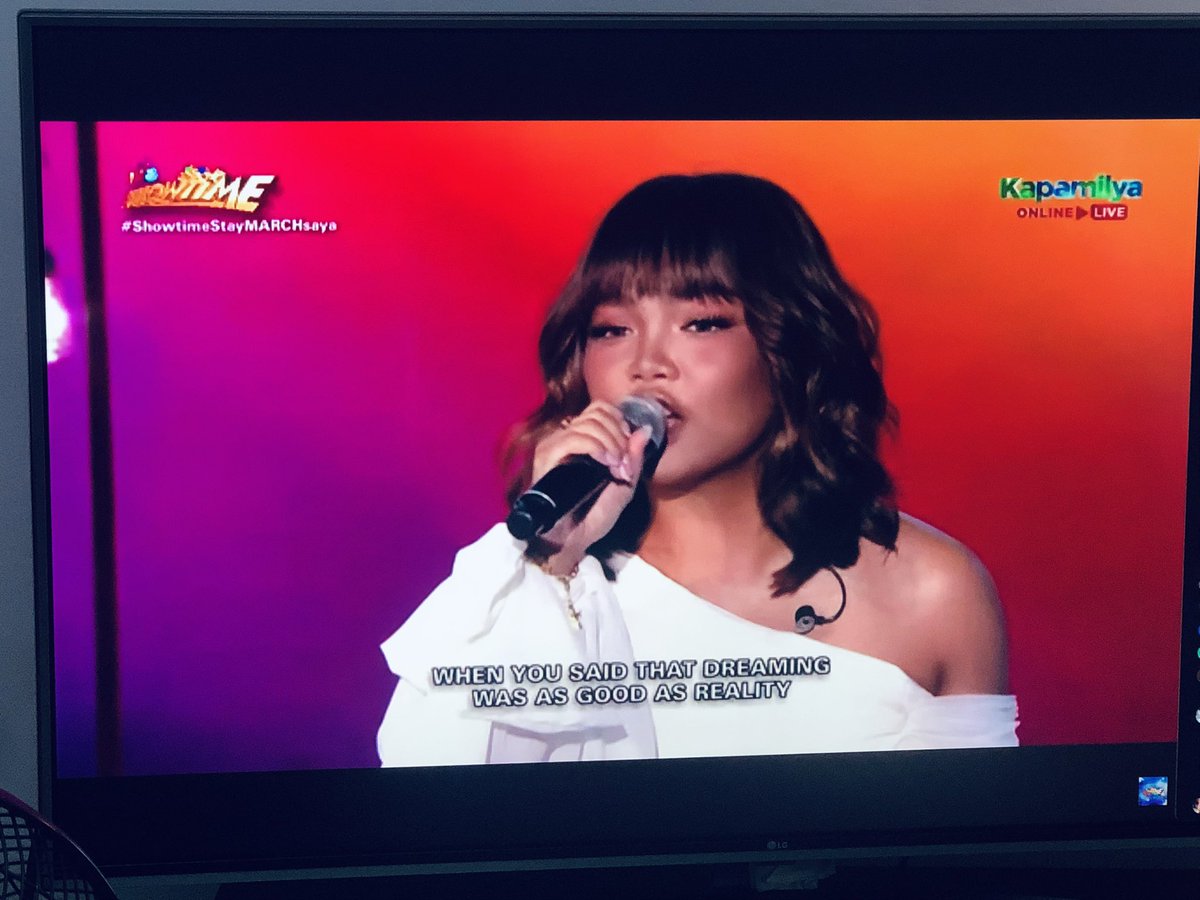 Ennuh14's tweet photo. #ShowtimeStayMARCHsaya #ShowtimeOnlineU 

Ang gandaaaaaaaaaaaa ni Carmelle! Iba ang pagka blooming niya ngayon https://t.co/tCZGXRxde0
