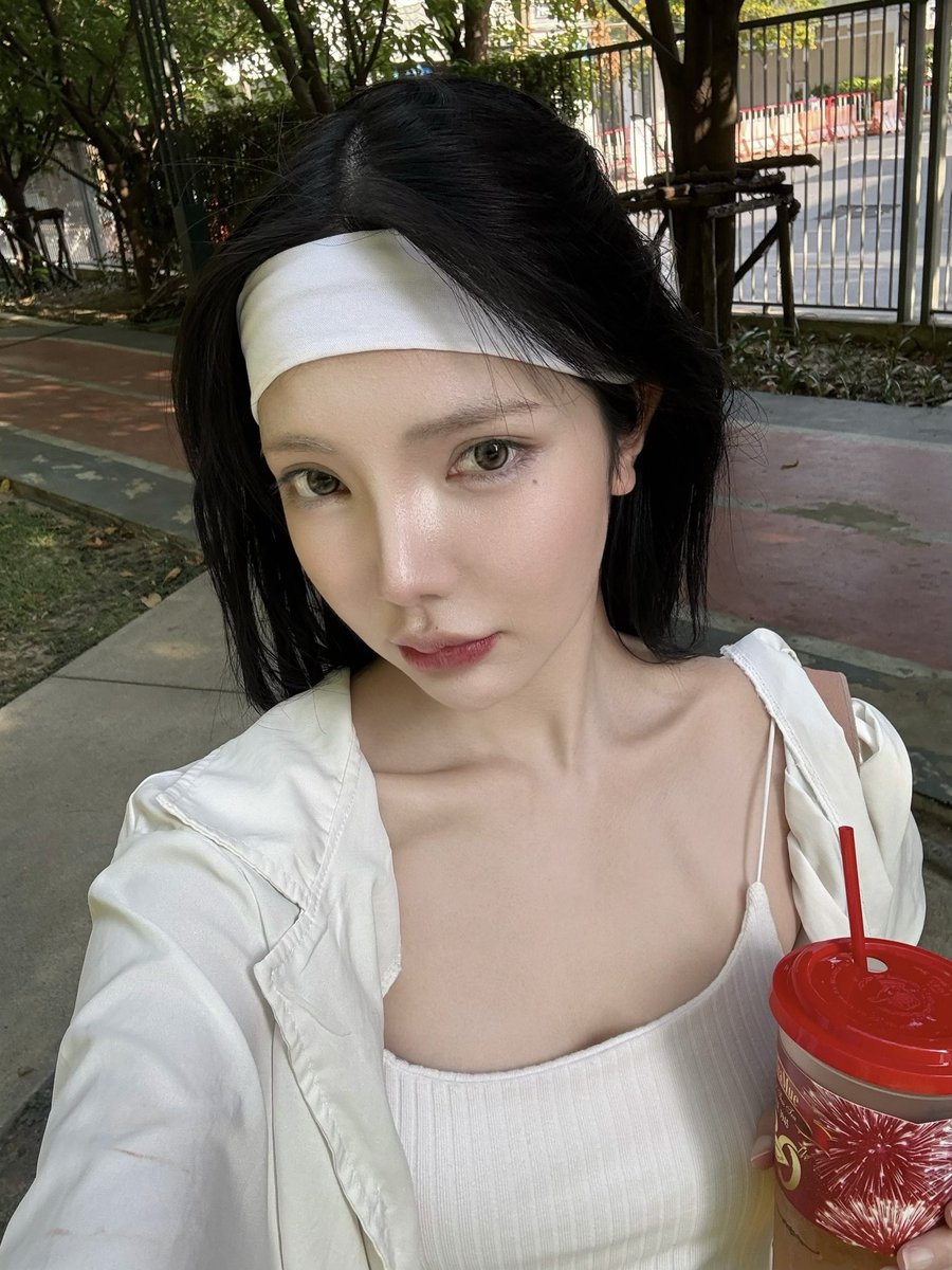 Monny KYLINZ 🍑 tweet media