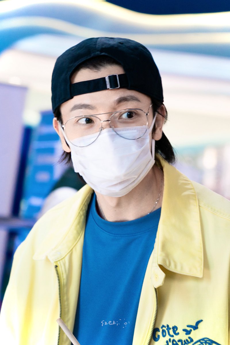 𝟚𝟘𝟚𝟞𝟘𝟛𝟙𝟞 𝕂ℍℍ 𝕥𝕠 𝕀ℂℕ

Safe flight ✈️
베트남에서 만나요~

#SUPERJUNIORDNE 
#SUPERJUNIOR #슈퍼주니어
#DONGHAE #동해 #이동해 #東海
<a href="/donghae861015/">Super Junior 이동해</a> ♡