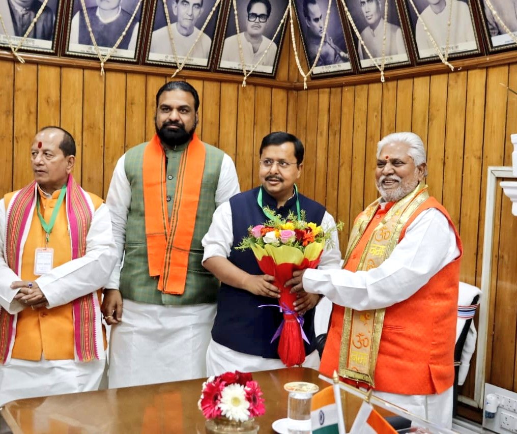 आज बिहार विधानसभा परिसर में राज्यसभा चुनाव के अवसर पर मतदान कर अपने लोकतांत्रिक दायित्व का निर्वहन किया।