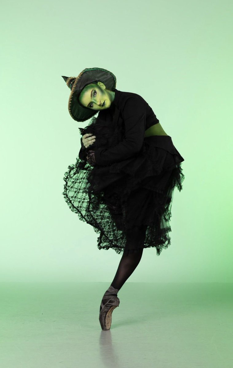 MoreMaezes tweet media