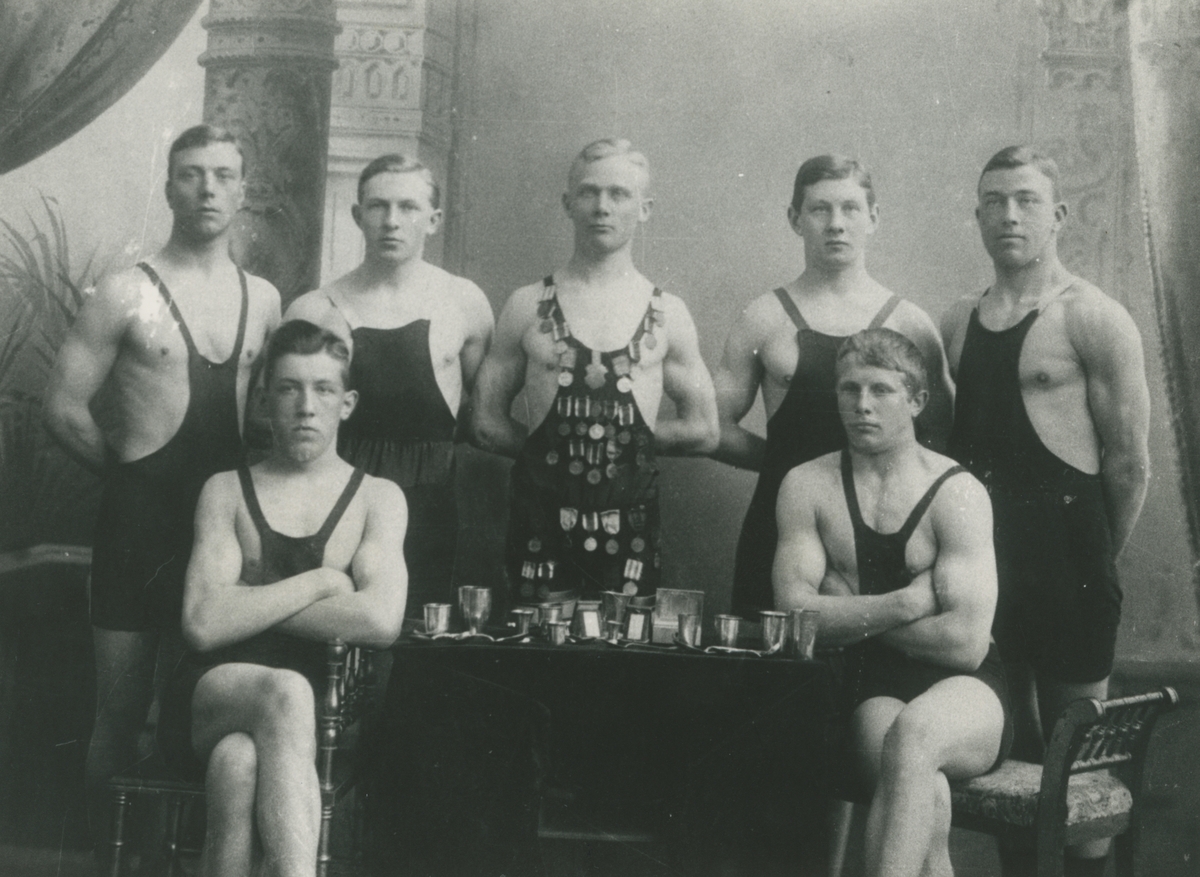 Riddersporre tweet media