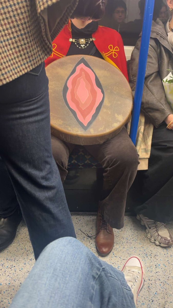 lispbiftatits tweet media