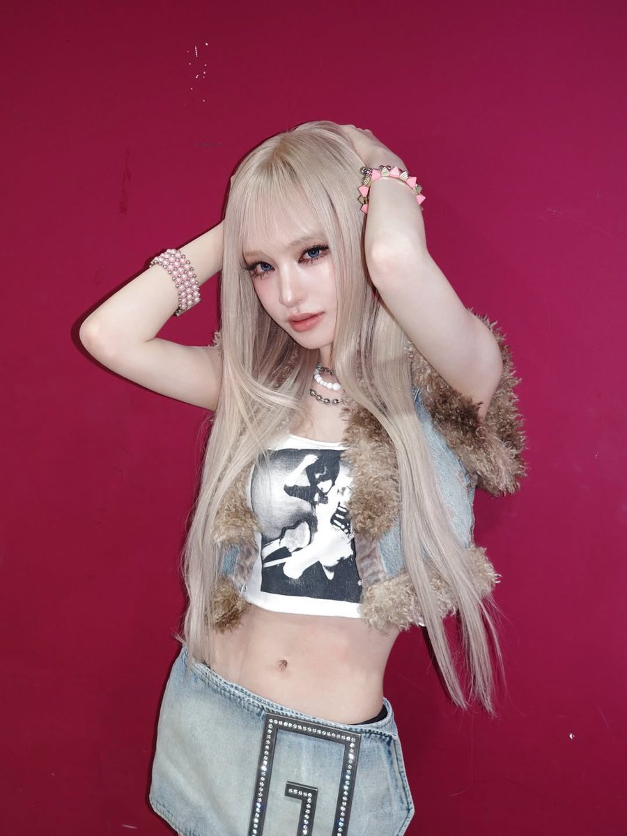 𝐿𝒾𝓏 tweet media