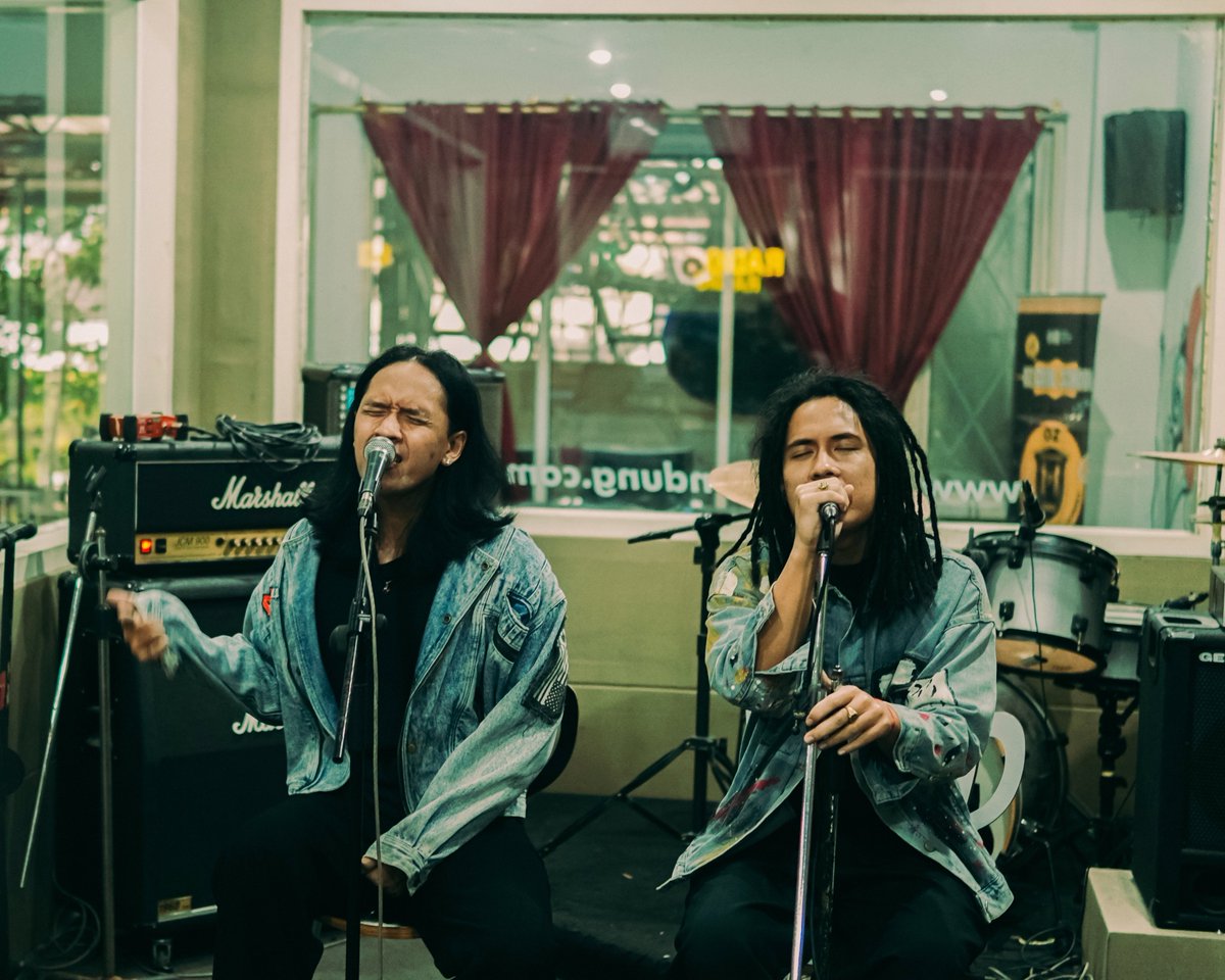 tforteruna's tweet photo. getting close with @ozradiobandung https://t.co/9hLa9zFbbq