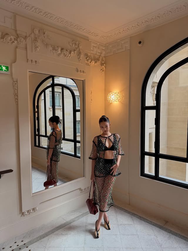 glow   like   a   dream.