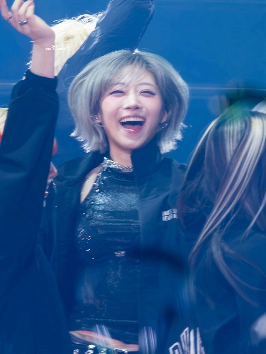 𝑺𝑶 tweet media