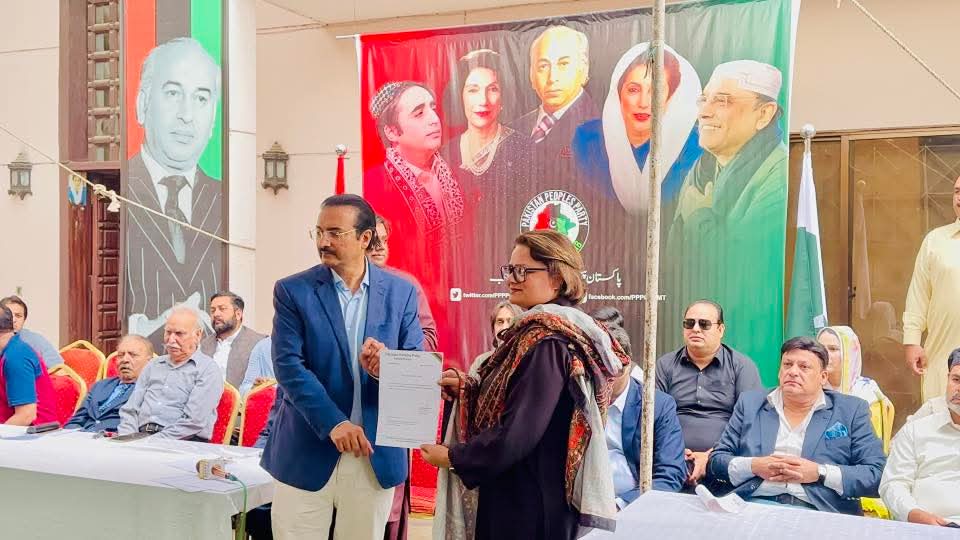 BasharatAliPPP's tweet photo. انقلابی شاعر حبیب جالب کی صاحبزادی محترمہ طاہرہ حبیب جالب کو پیپلز پارٹی لاہور کا نائب صدر بننے پر مبارکباد 
@BBhuttoZardari
@faisalmirppp
@TAHIRAJALIB https://t.co/GaNcevjPKP