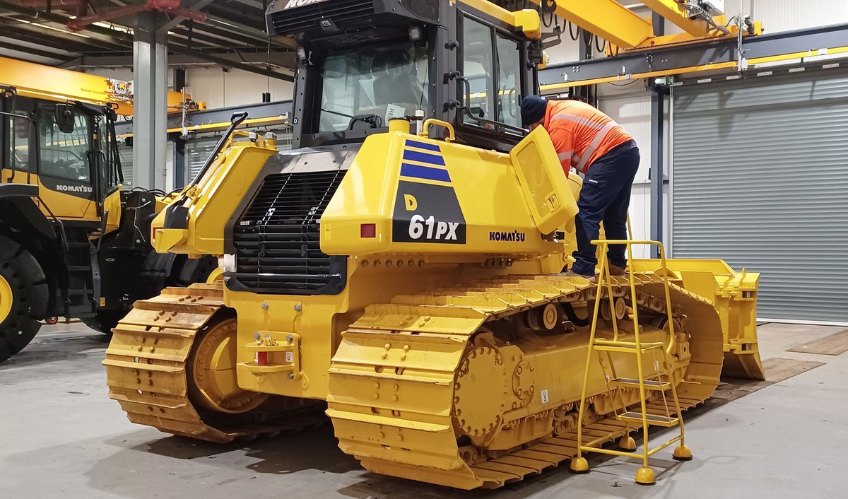 McHaleKomatsu's tweet image. Two more machines in our PDI bays at Redditch for prep before going out to their new owners.

WA380-8 wheel loader: buff.ly/jq3ObQP

D61PX-24 dozer: buff.ly/hcYvrfV

#creatingvaluetogether #mchalekomatsu #komatsu #pdi