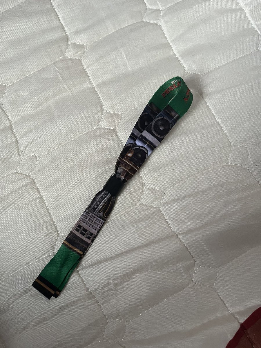 ขายริสแบนด์สีเขียว 120 บาทรวมส่ง

#ตลาดนัดบกพพ
#ตลาดนัดบิวกิ้นพีพี