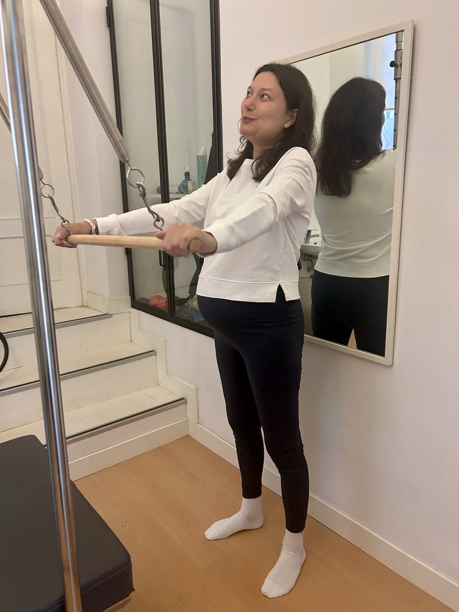PilatesKeller's tweet photo. Pilates para embarazadas 🤍

Moverte durante el embarazo es cuidar de ti y de tu bebé.
Fortalecemos, aliviamos tensiones y conectamos con el cuerpo en esta etapa tan especial.

Tu cuerpo está cambiando… y el movimiento te acompaña. 

Siempre en @pilateskeller 

#pilateskeller https://t.co/VTDp0id9tf