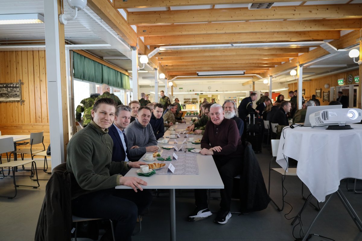 Puolustusministeriö tweet media